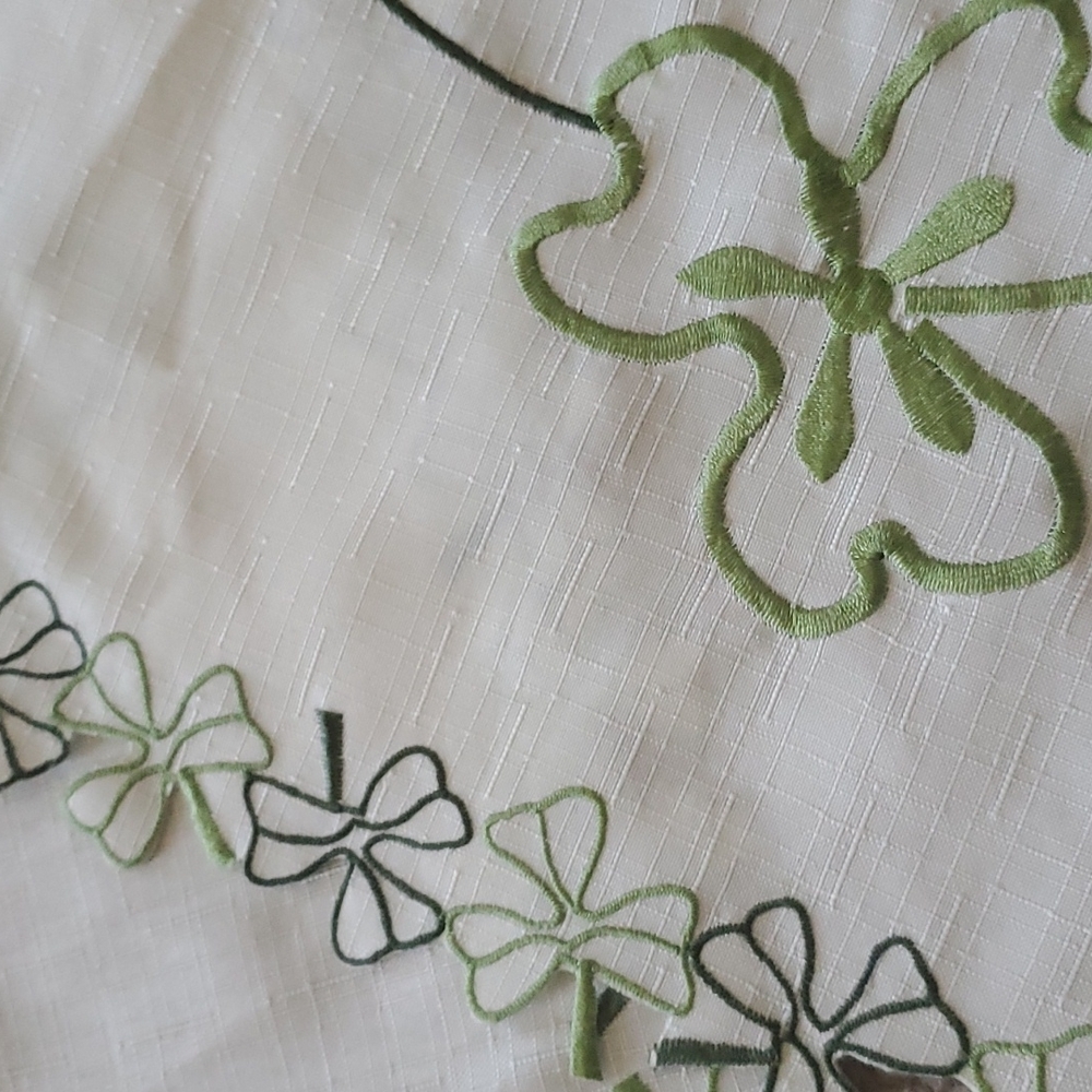 Shamrock Table Linens - Picture 4 of 4